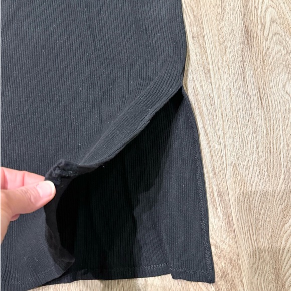 Lush Ribbed Midi Dress - Picture 4 of 4